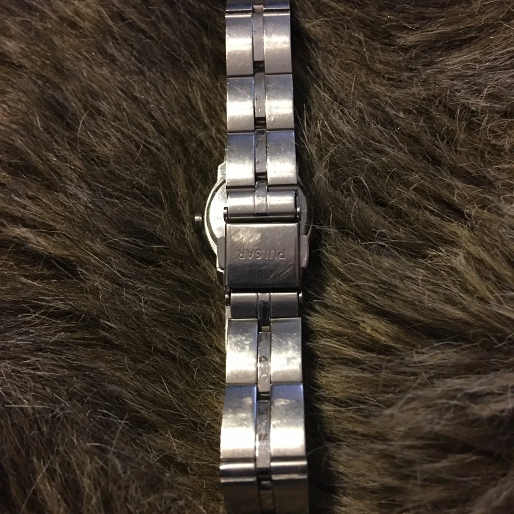 Ladies Pulsar stainless steel WR quartz watch